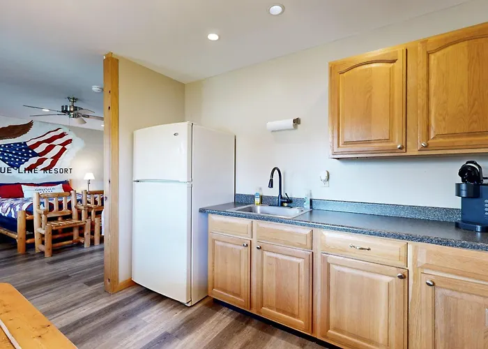 Pet Friendly! Countryside Couples In Illinois