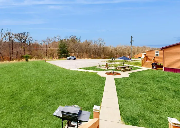 Pet Friendly! Countryside Couples In Illinois Etherton